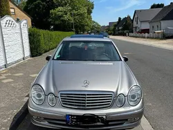 Silber Gebraucht 2003 Mercedes E270 Elegance Limousine | 3.500 € (Superpreis)