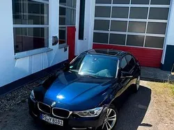 Blau Gebraucht 2015 BMW 325 Sport Line Limousine | 13.999 € (Fairer Preis)
