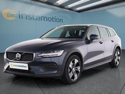 Blau Gebraucht 2023 Volvo V60 CC Kombi | 35.749 € (Superpreis)