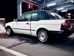 Weiß Gebraucht 1990 Ford Escort Cabriolet Ghia Cabrio | 3.150 €