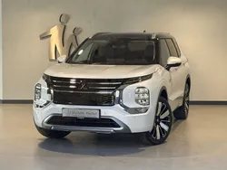 Weiß Neu 2025 Mitsubishi Outlander P-HEV Top SUV | 53.900 €