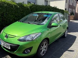 Grün Gebraucht 2011 Mazda 2 Center-Line Limousine | 3.300 € (Fairer Preis)
