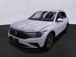 Oryxweiß perlmutteffekt Gebraucht 2024 VW Tiguan Move SUV | 31.970 € (Fairer Preis)