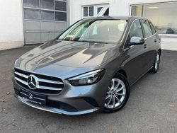 Mountaingrau Gebraucht 2020 Mercedes B200 Van / Kleinbus | 21.990 € (Guter Preis)