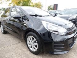 Schwarz Gebraucht 2016 Kia Rio Start Limousine | 7.490 € (Guter Preis)