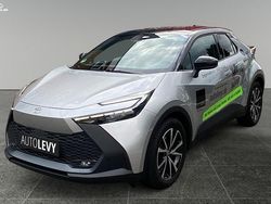 Weiß Gebraucht 2024 Toyota C-HR Team SUV | 39.980 €