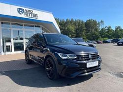 Deep black perleffekt/schwarz Gebraucht 2023 VW Tiguan R-line SUV | 35.490 € (Fairer Preis)