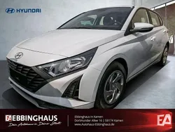 Weiß Neu 2025 Hyundai i20 Select Kleinwagen | 20.900 € (Etwas zu teuer)