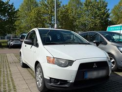 Weiß Gebraucht 2010 Mitsubishi Colt Kleinwagen | 800 €