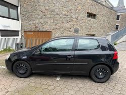 Schwarz Gebraucht 2005 VW Golf V Kleinwagen | 2.000 € (Fairer Preis)