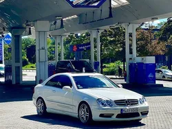 Weiß Gebraucht 2002 Mercedes CLK55 AMG AMG line | 13.000 €