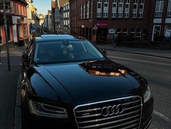 Braun Gebraucht 2014 Audi A8 Comfort Limousine | 21.999 € (Fairer Preis)