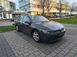 Grau Gebraucht 2024 VW Golf VIII Kombi | 18.999 € (Superpreis)