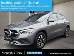 Grau Gebraucht 2021 Mercedes GLA200 Style SUV | 33.890 € (Fairer Preis)