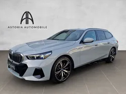 Grau Gebraucht 2024 BMW 520 M Sport Kombi | 56.990 € (Superpreis)