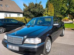 Grau Gebraucht 1994 Mercedes C220 Elegance Limousine | 2.950 €