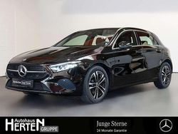 Lack kosmosschwarz Gebraucht 2024 Mercedes A200 Progressive Kleinwagen | 33.900 € (Teuer)