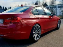 Rot Gebraucht 2012 BMW 330 Sport Line Limousine | 13.300 € (Etwas zu teuer)