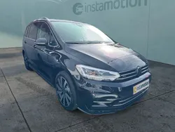 Schwarz Gebraucht 2025 VW Touran R-line Van / Kleinbus | 47.780 €
