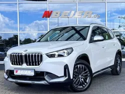 Mineralweiss metallic Gebraucht 2023 BMW X1 xLine SUV | 44.491 € (Fairer Preis)