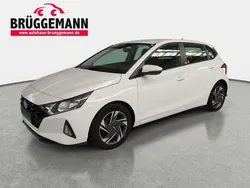 Weiß Gebraucht 2021 Hyundai i20 Intro Edition Kleinwagen | 13.490 € (Fairer Preis)