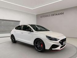 Weiß Gebraucht 2023 Hyundai i30 Turbo Limousine | 33.890 € (Etwas zu teuer)