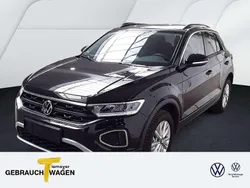 Deep black perleffekt Gebraucht 2024 VW T-Roc Life SUV | 21.760 € (Guter Preis)