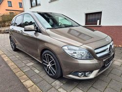 Gold Gebraucht 2013 Mercedes B180 Van / Kleinbus | 8.900 € (Guter Preis)