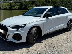 Weiß Gebraucht 2023 Audi A3 Sportback S-Line Kombi | 41.500 € (Teuer)