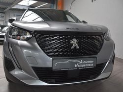 Grau Gebraucht 2023 Peugeot 2008 Allure SUV | 17.980 € (Guter Preis)