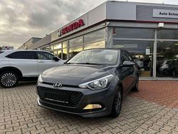 Grau Gebraucht 2018 Hyundai i20 Trend Kleinwagen | 9.450 € (Fairer Preis)