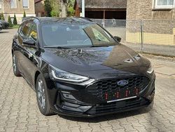 Schwarz Gebraucht 2025 Ford Focus ST-Line X Kombi | 27.990 € (Fairer Preis)