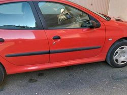 Rot Gebraucht 2002 Peugeot 206 Kleinwagen | 1.200 € (Fairer Preis)