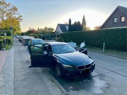 Blau Gebraucht 2016 BMW 318 Limousine | 12.999 € (Guter Preis)