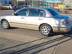 Gold Gebraucht 2006 Kia Opirus Limousine | 2.550 €