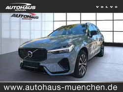 Vapour grey / (metallic) Gebraucht 2023 Volvo XC60 Plus SUV | 39.990 € (Superpreis)