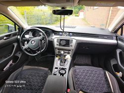 Grau Gebraucht 2015 VW Passat Limousine | 13.000 € (Etwas zu teuer)