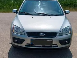 Silber Gebraucht 2006 Ford Focus Limousine | 2.749 € (Fairer Preis)