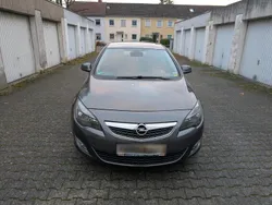 Grau Gebraucht 2011 Opel Astra Eco Kleinwagen | 2.800 € (Superpreis)