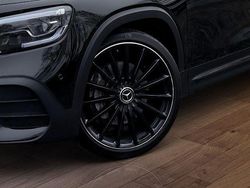 Schwarz Gebraucht 2021 Mercedes GLB35 AMG SUV | 48.970 € (Teuer)