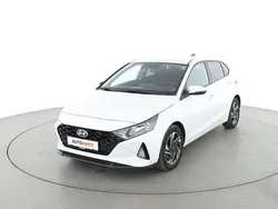 Weiß Gebraucht 2021 Hyundai i20 Edition 30 Kleinwagen | 15.390 € (Fairer Preis)