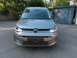 Beige Gebraucht 2024 VW Caddy Maxi Life Van / Kleinbus | 36.600 € (Etwas zu teuer)