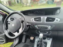 Rot Gebraucht 2014 Renault Scénic III Bose Edition Van / Kleinbus | 6.700 € (Fairer Preis)