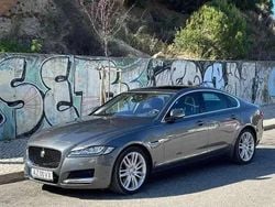 Grau Gebraucht 2015 Jaguar XF Portfolio Limousine | 15.900 € (Fairer Preis)