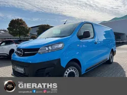 Centrica blue (129p) (blau) Gebraucht 2023 Opel Vivaro-e Combi Edition Van | 28.990 € (Fairer Preis)