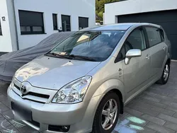 Grau Gebraucht 2004 Toyota Corolla Verso Sol Van / Kleinbus | 3.700 € (Guter Preis)