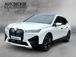 Weiss Gebraucht 2022 BMW iX Sport Line SUV | 46.775 € (Teuer)