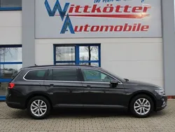 Grau Gebraucht 2021 VW Passat Business Kombi | 24.900 € (Fairer Preis)