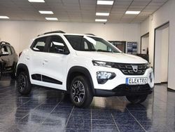Weiß Gebraucht 2022 Dacia Spring Comfort Plus Kleinwagen | 10.670 € (Etwas zu teuer)