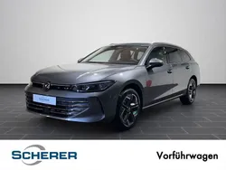 Grau Neu 2024 VW Passat Business Kombi | 46.990 €